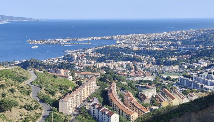 agenzia immobiliare a messina vista dall'alto